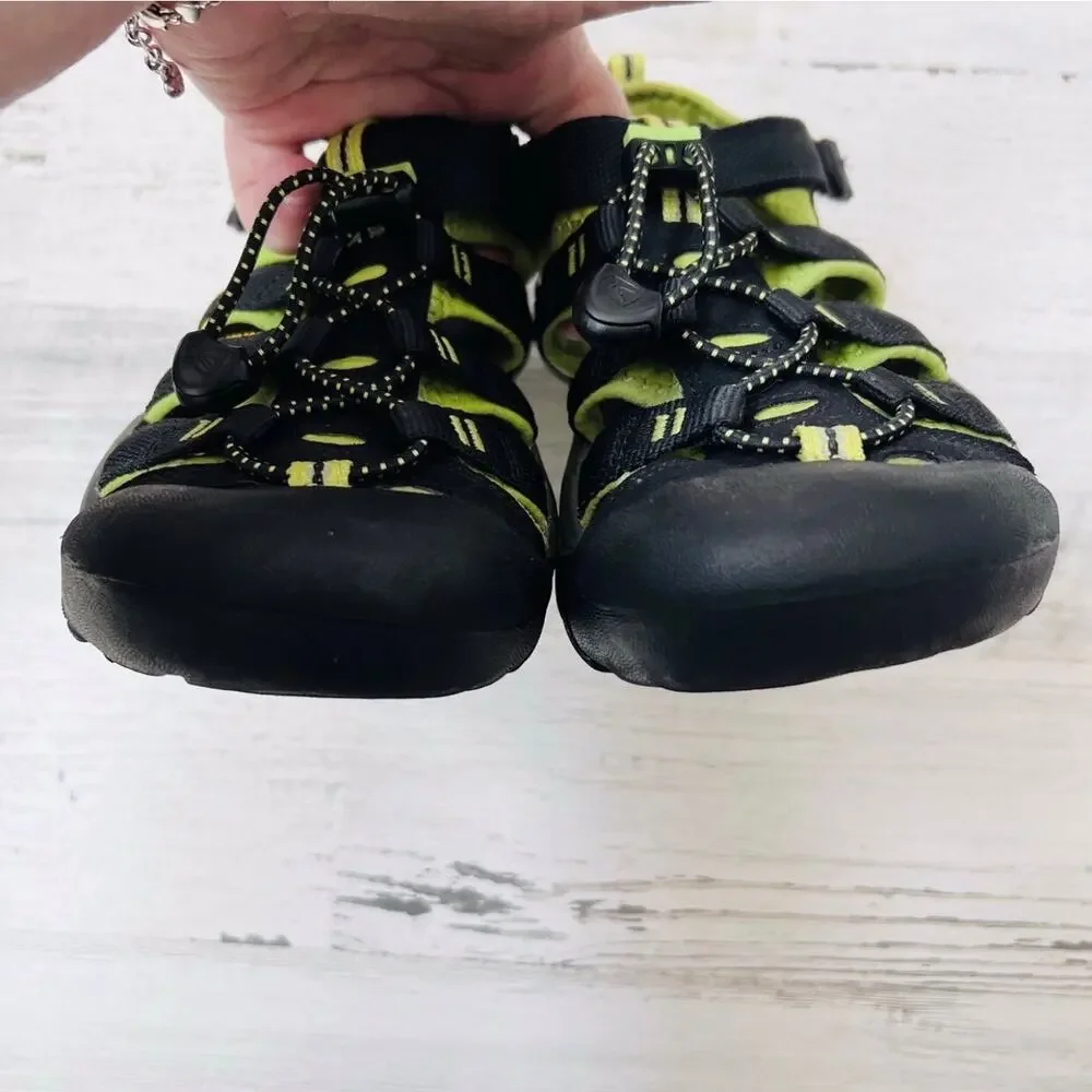 KEEN Newport H2 Sandals Kids Size 4 Black Green Waterproof Hiking Sport Outdoor